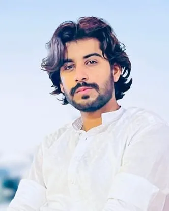 Mubashir Nasir, Founder & CEO of Techslik